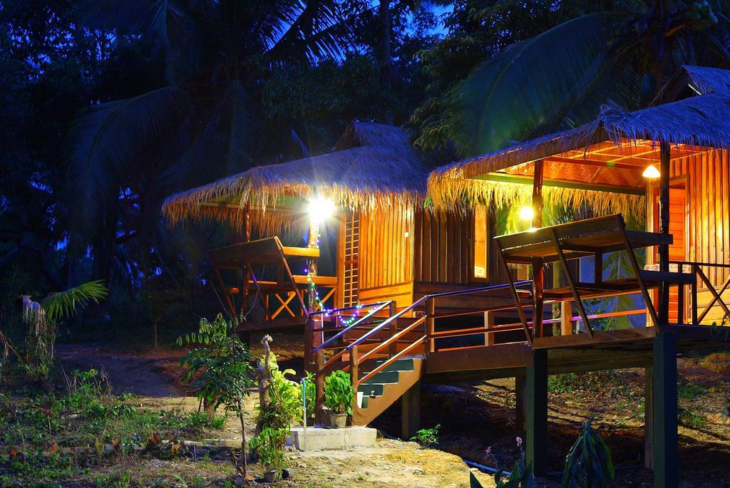 Phayam Garden View Hotel Koh Phayam Room photo