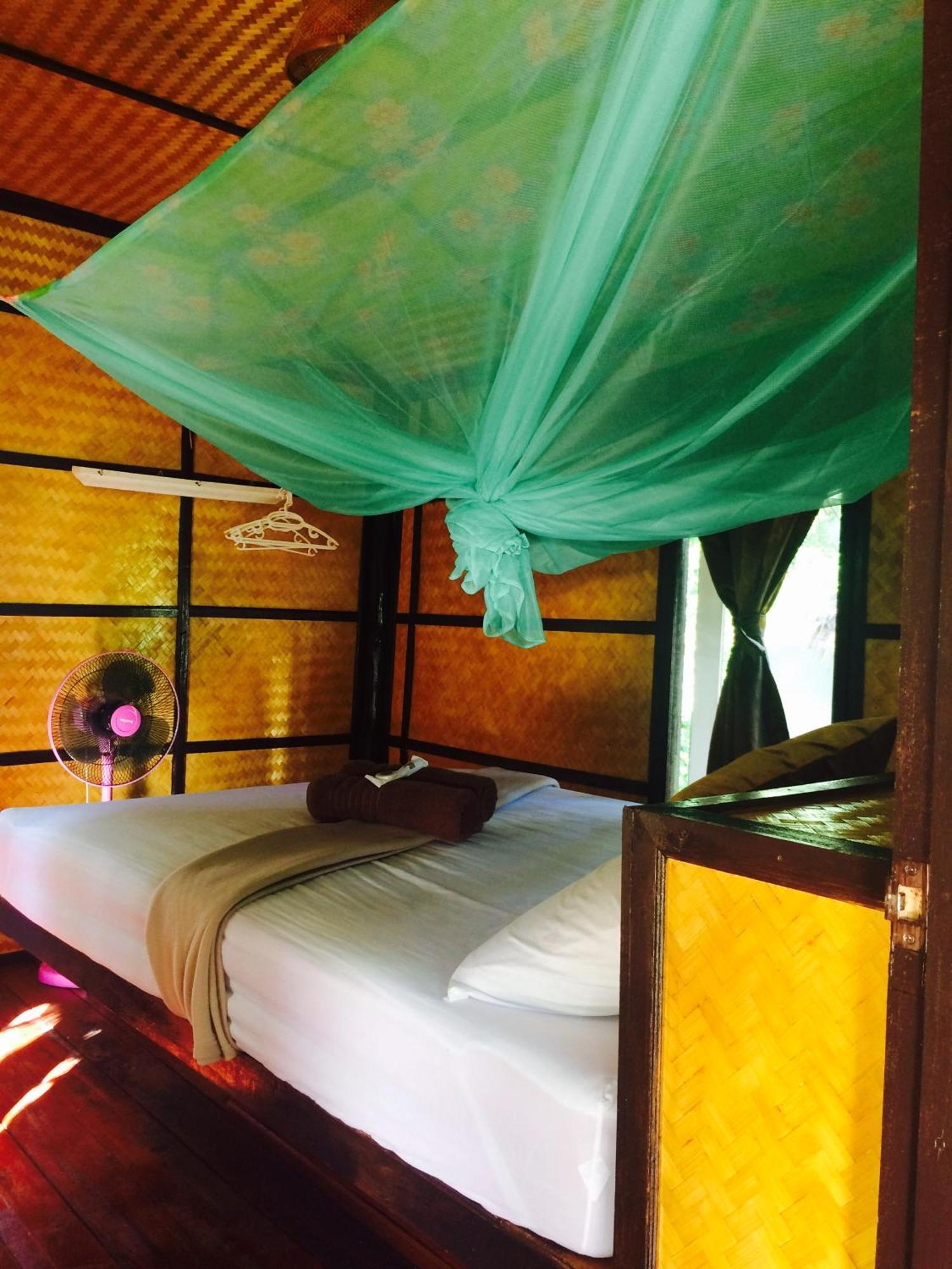 Phayam Garden View Hotel Koh Phayam Exterior photo